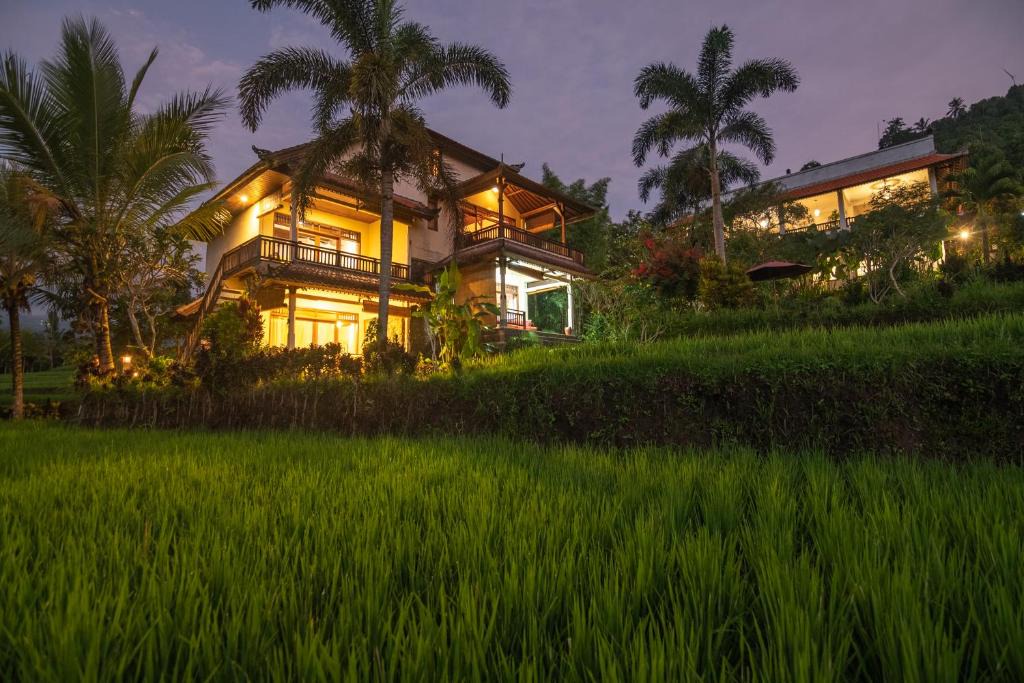 Munduk Hotel | Lesong Hotel and Restaurant