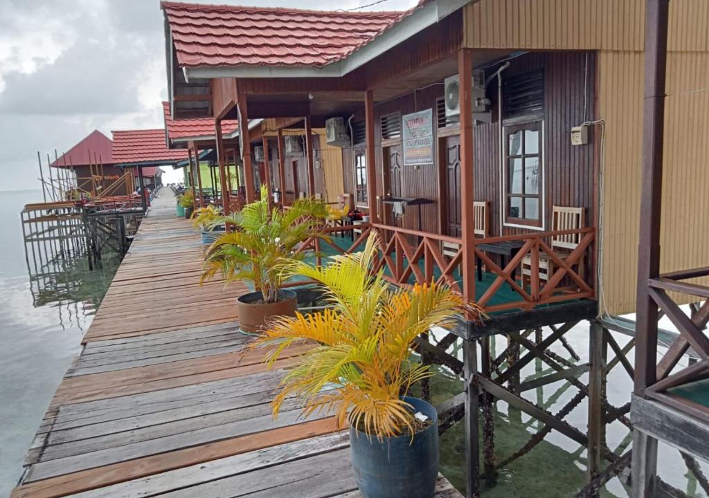Pulau Derawan House | Lestari Cottage Derawan