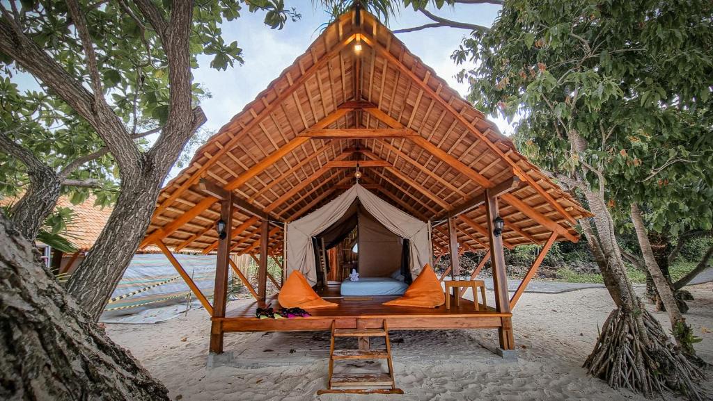 Pulisan Other | Lihaga Island & Beach Club