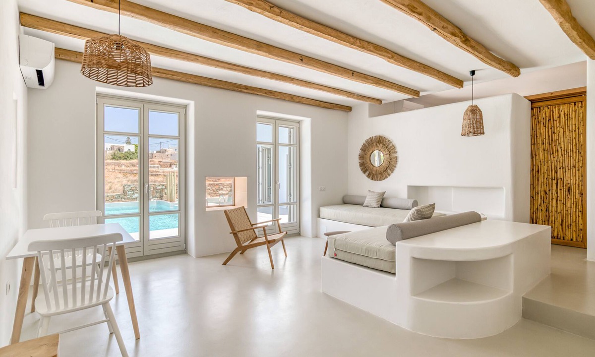 Paros Hotel | Lil Paros Luxury suites
