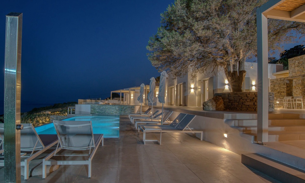 Paros Villa | Lily Rock Villa