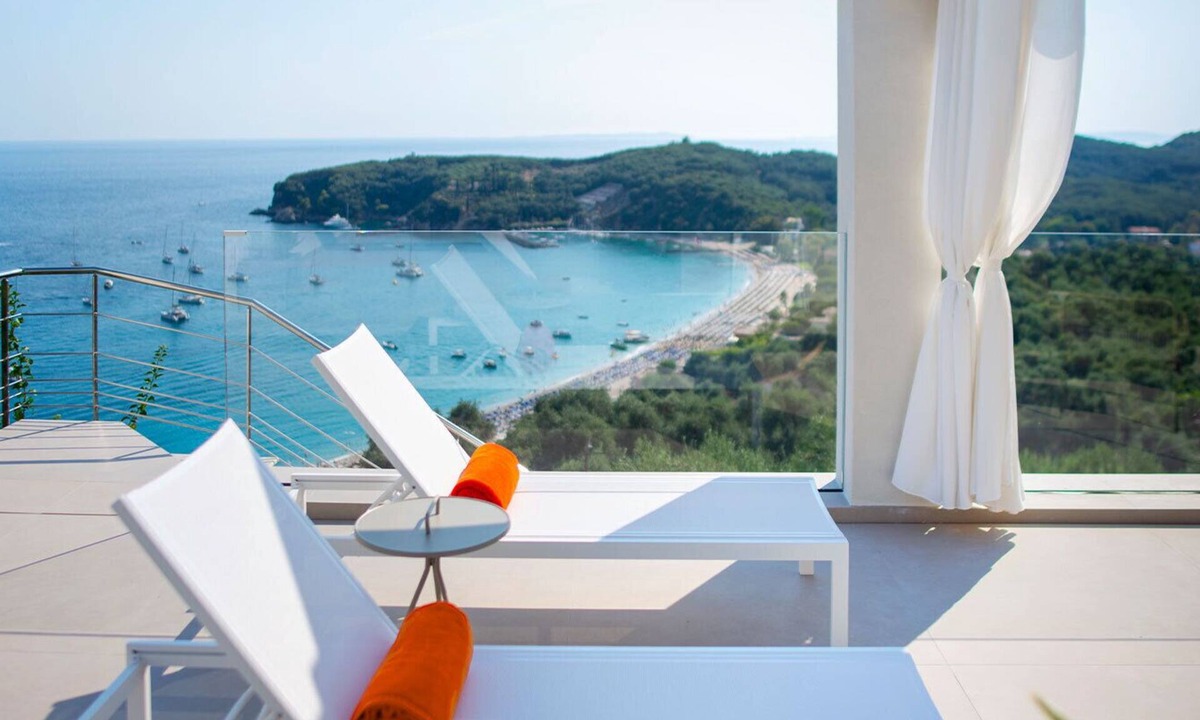 Parga House | LIVINGHOME SUITES