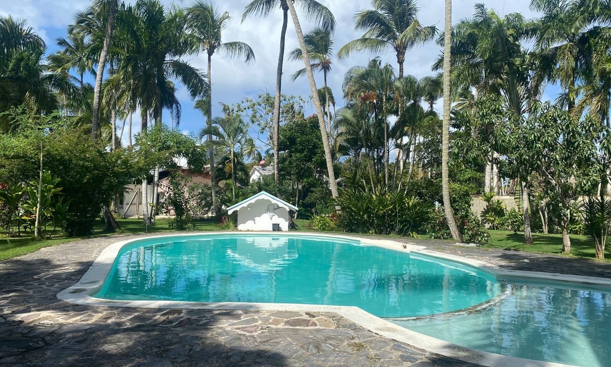La Iglesia Condo | Lovely 1 bedroom apt in quiet residence. Pool, 3 min from the beach, strong wifi