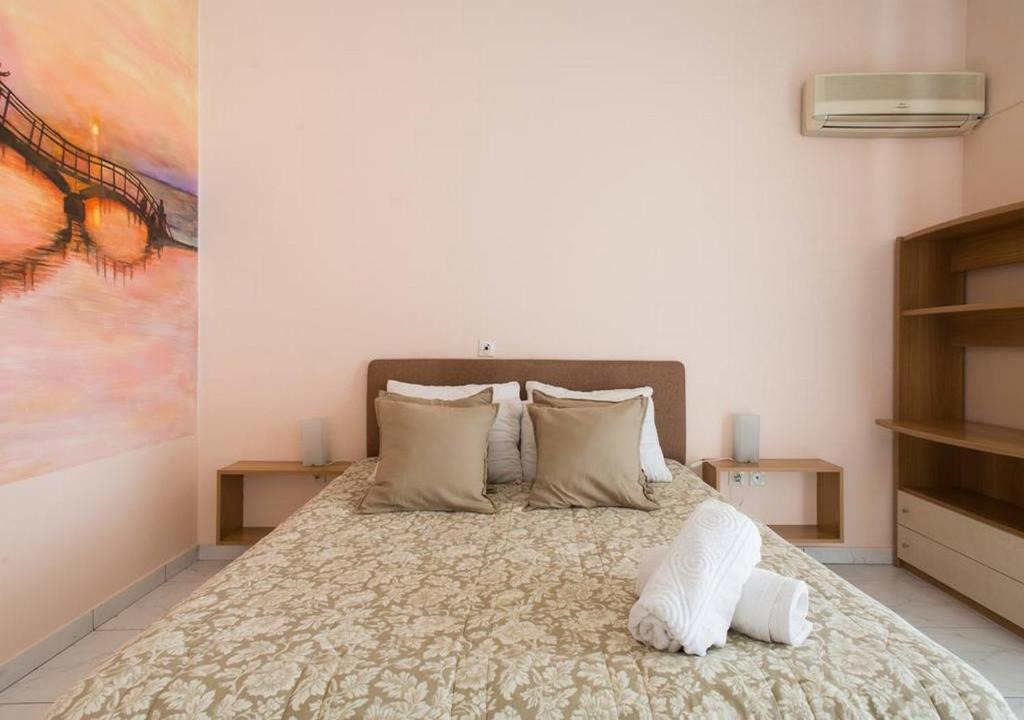 Dafni-Ymittos Apartment | Luxurious Maisonette