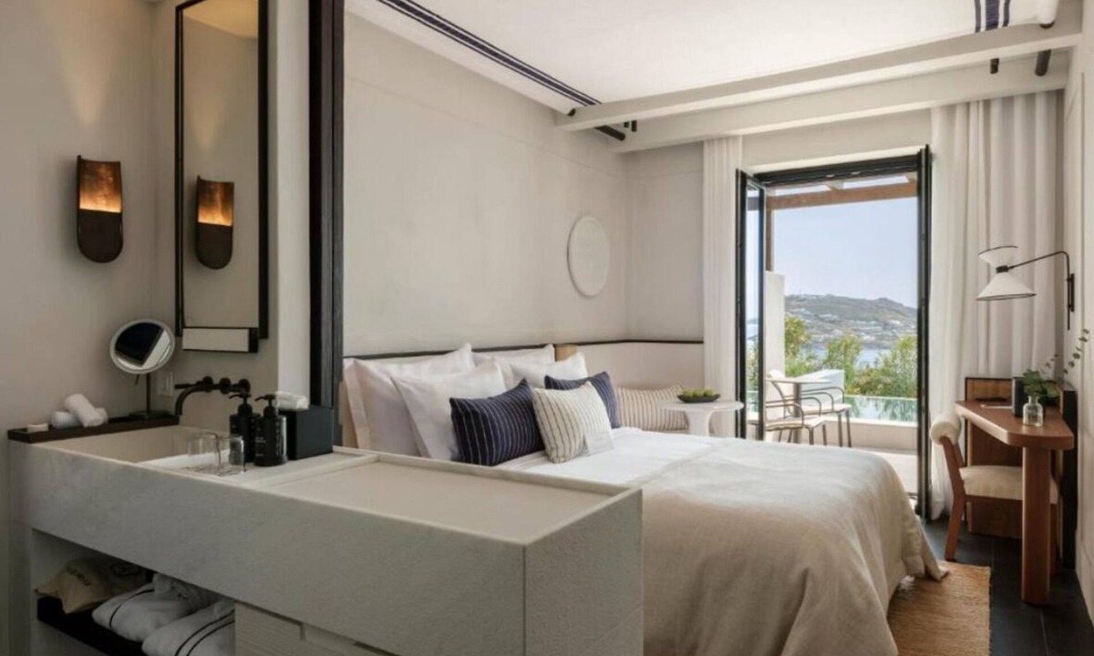 Drafaki Hotel | Luxurious Suite w/Breathtaking Sea View & Infinity Pool - Steps from Windmills