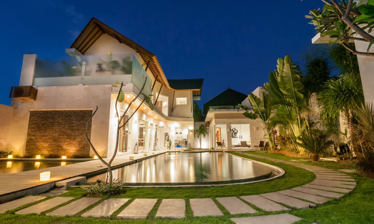 Laksmana Villa | Luxury 4 bedroom Pool Villa in Seminyak