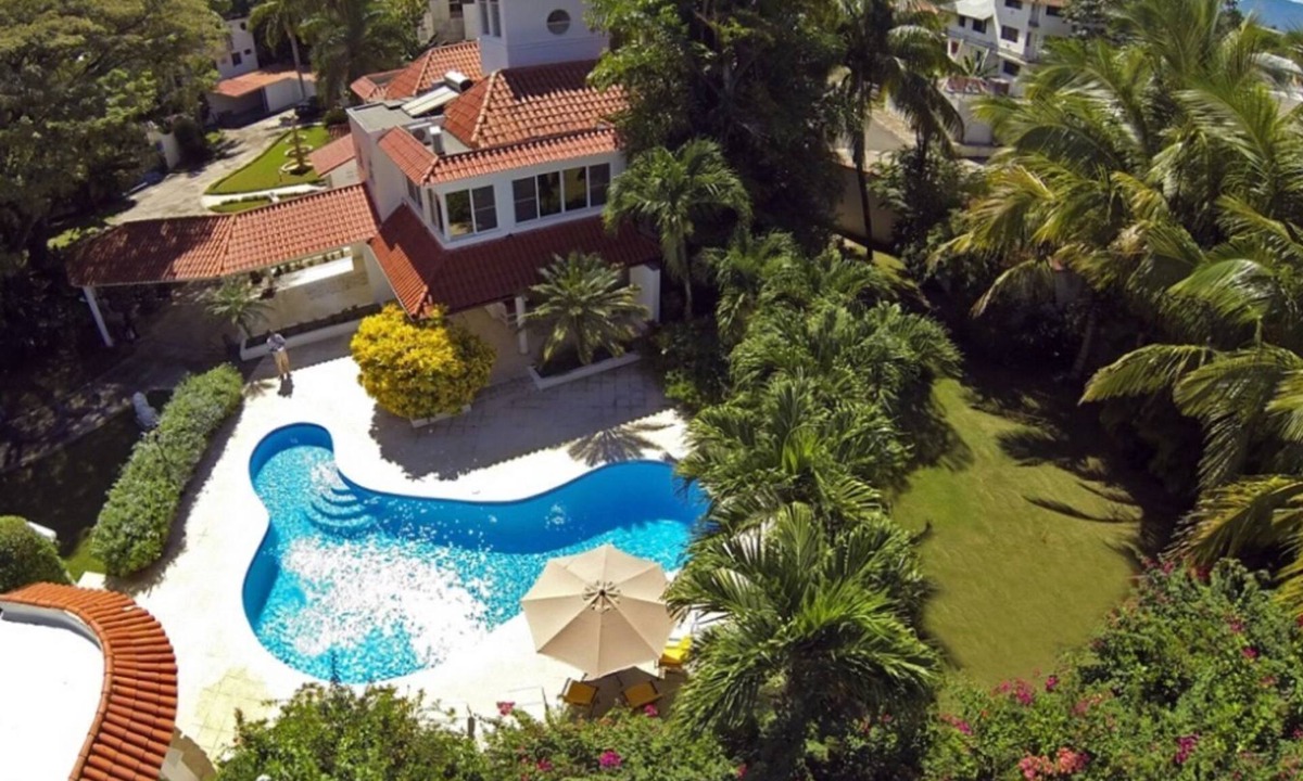El Batey Villa | Luxury 9 Bedrooms Villa Sosua