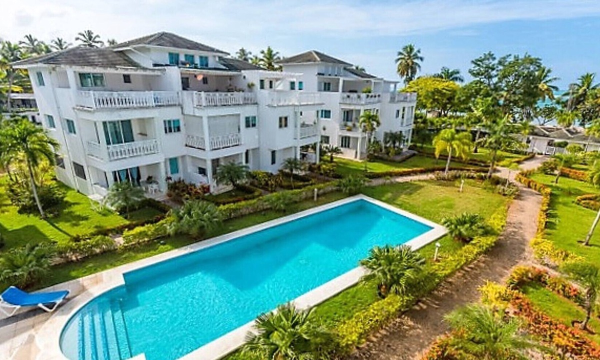 La Iglesia Condo | Luxury BEACHFRONT Penthouse Condo 2 Beds w/loft, Sleeps 6