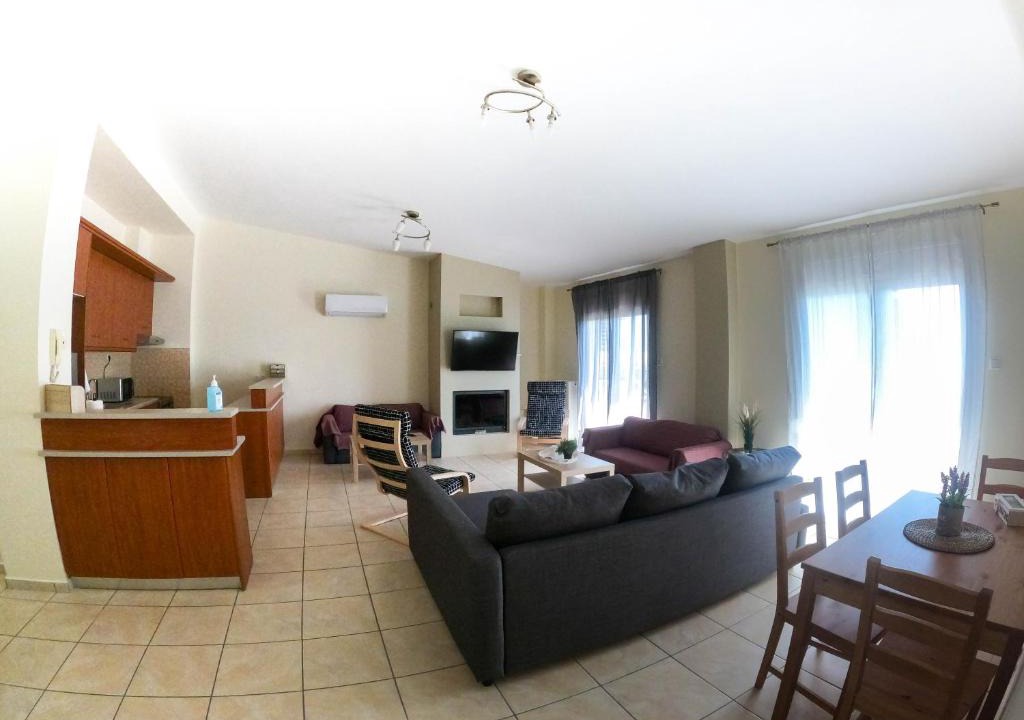 Nees Pagases House | Luxury Beachfront Suite