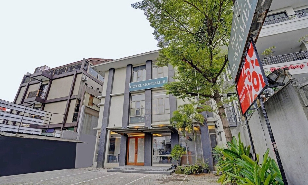 Bandung House | Luxury Deluxe DBL Retreat W/Free WiFi and Parking
