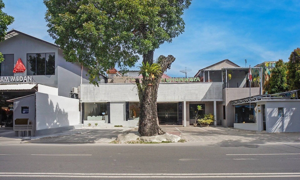 Medan House | Luxury Deluxe DBL Retreat W/Free WiFi and Parking