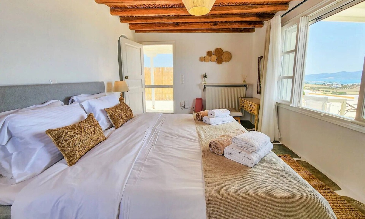 Nea Cryssi Akti Villa | Luxury Paros Suite | Suite Orchid | Exclusive Suite with Furnished Terrace