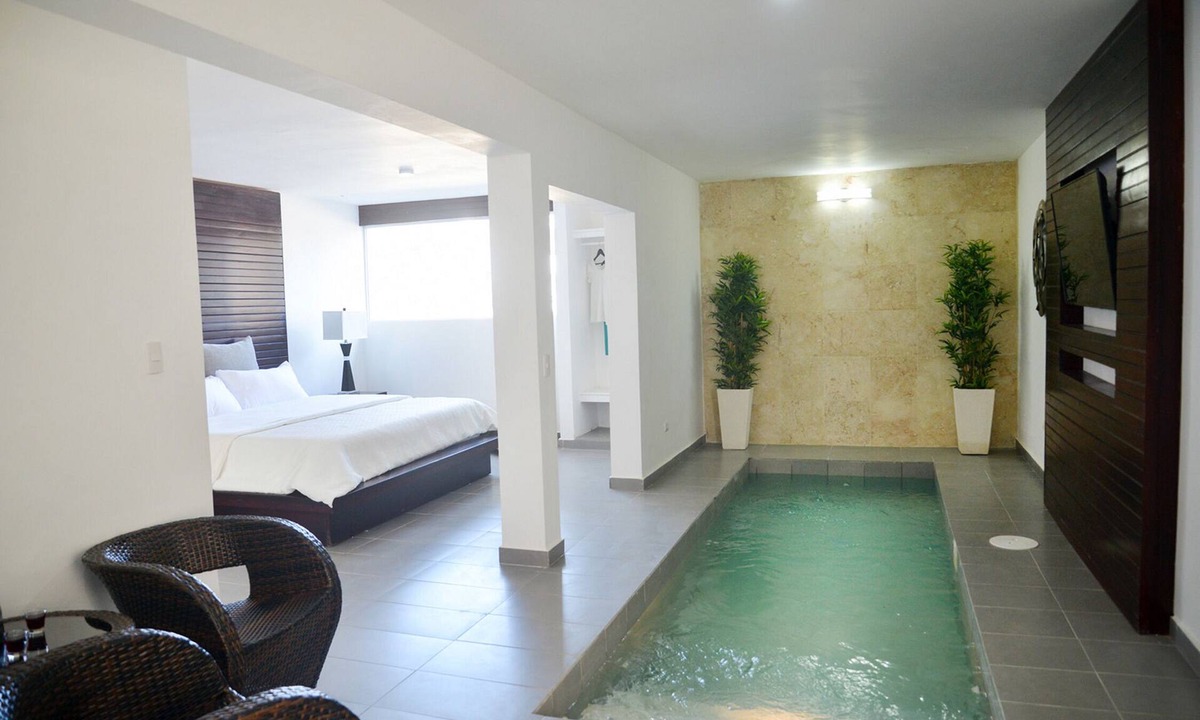 Villas Ana Maria Hotel | LUXURY ROOM WITH PRIVATE POOL! Guest friendly, central Sosua