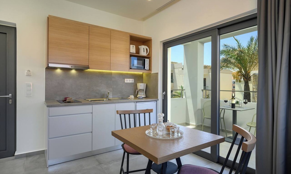 Platanias Town Apartment | Luxury Suites | Modern Athina Suites In Platanias with Pool