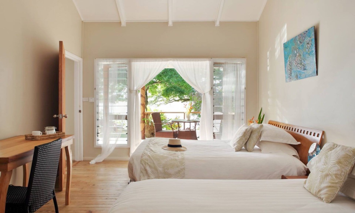 Na Sau Bay House | Luxury Two Bedroom Oceanfront Villa with two separate bathrooms and large front deck