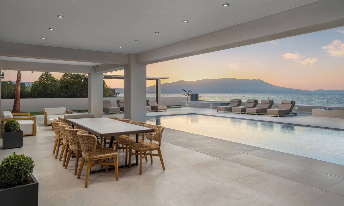 Nopigia Villa | LUXURY VILLA EOS BEACHFRONT 20 metres from the sea