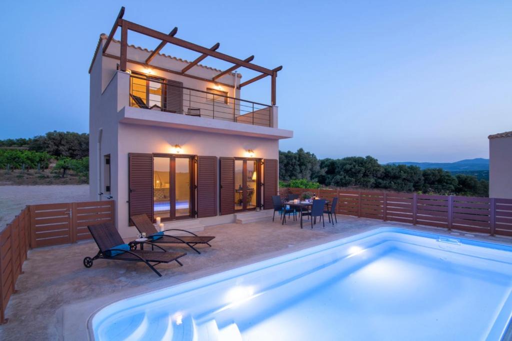 Episkopi Villa | Luxury Villa Malvasia with Seaview and Heated pool