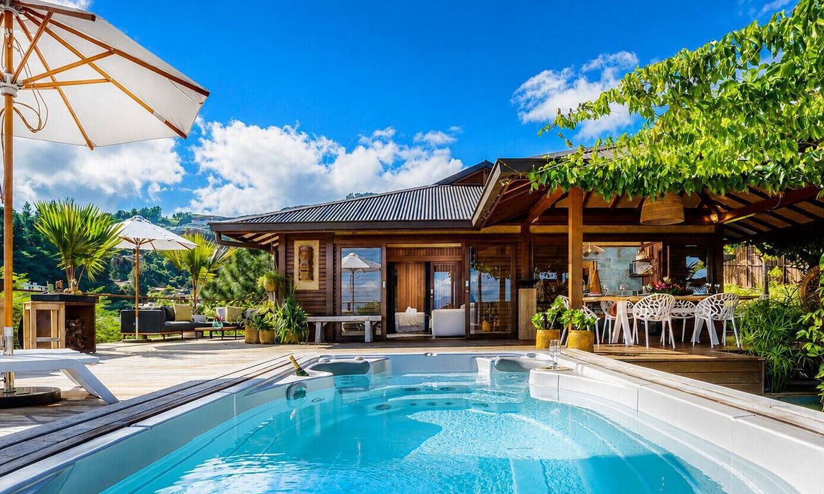 Punaauia Villa | Luxury Villa Manuiti Swim Spa Panoramic Moorea Sunsets OFYR BBQ