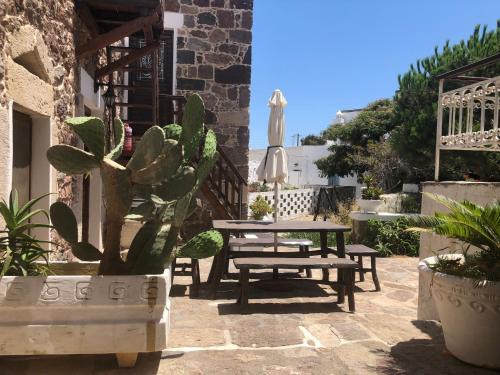 Plaka Apartment | Machi's House Historic Stay in Plaka Village with Private Parking