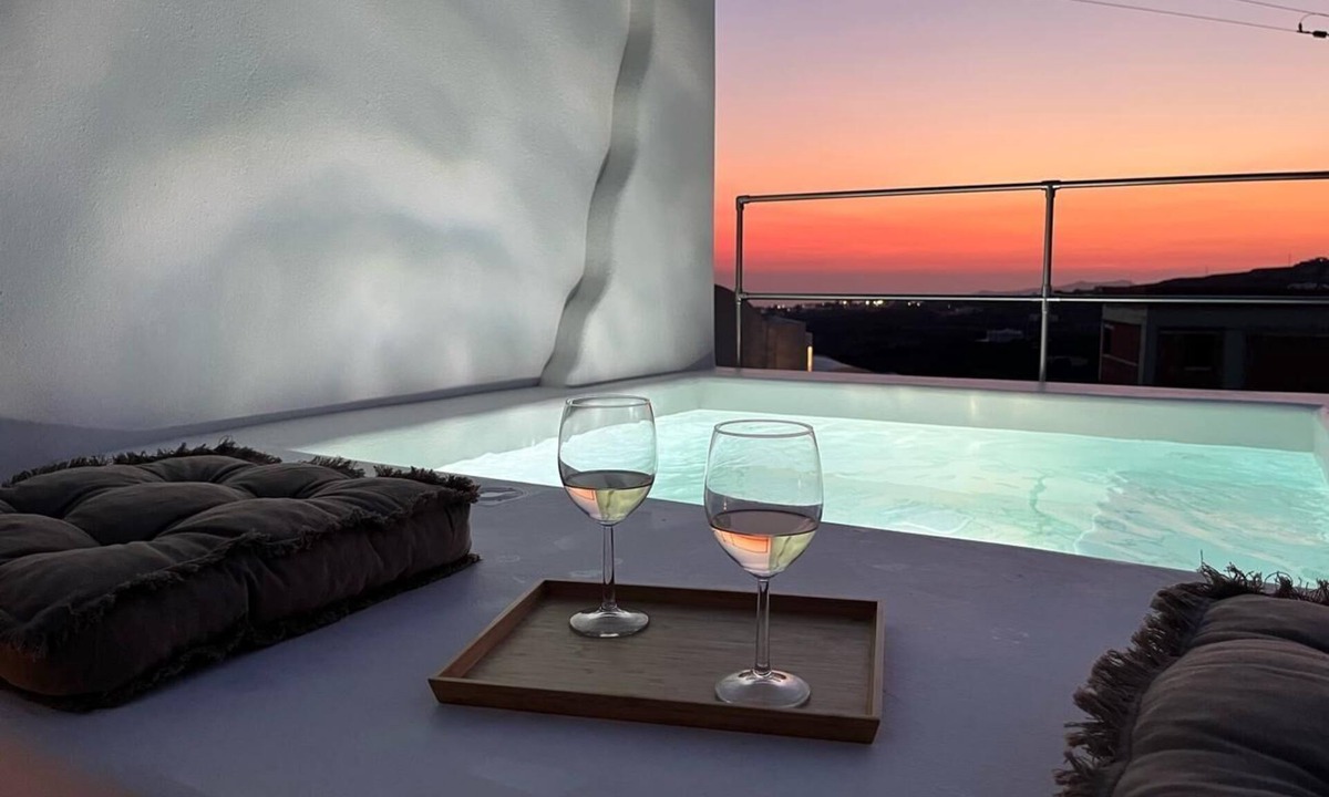 Pyrgos House | Maison Kallisti Private Jacuzzi and Panoramic View