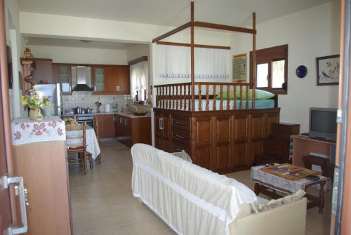 Monolithos House | Mano's House