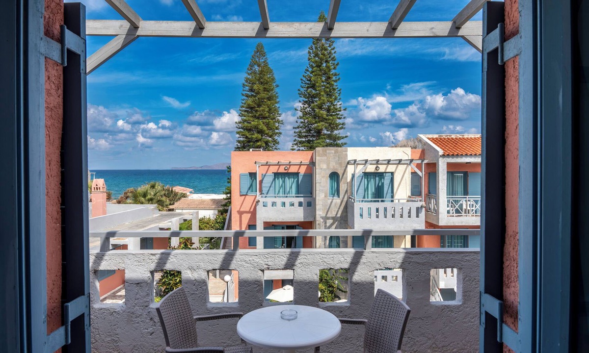 Kokkini Chani Hotel | Marilisa Hotel