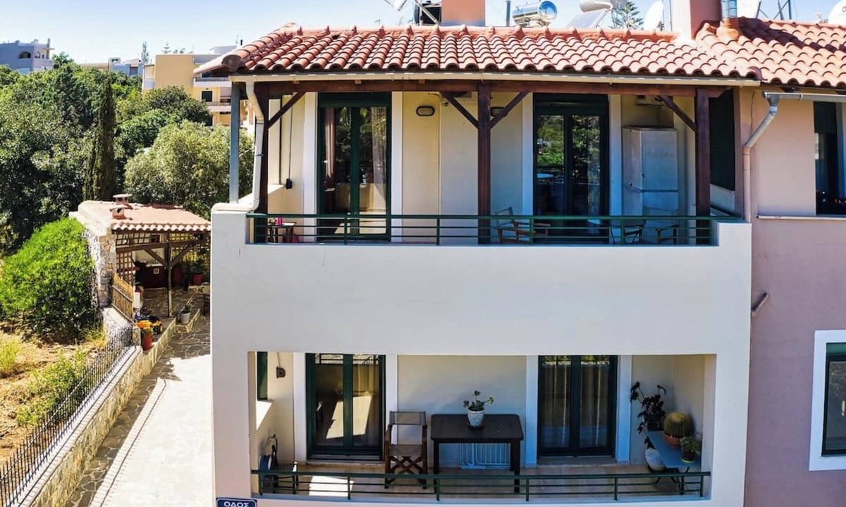 Violi Charaki House | Marilizas Spacious Maisonette