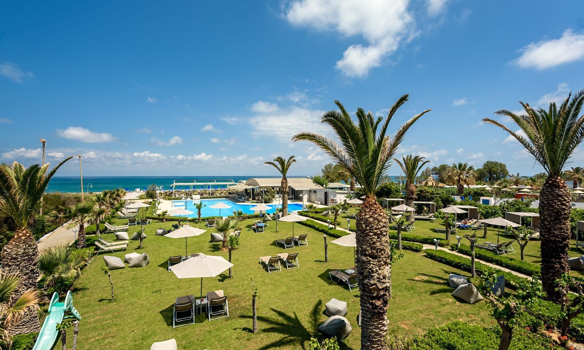 Platanes Apartment | Marinos Beach Hotel