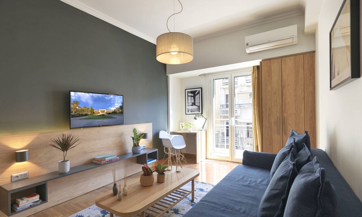 Mousio Apartment | Marnis10 3rd Modern Haven near Archaeological Muse