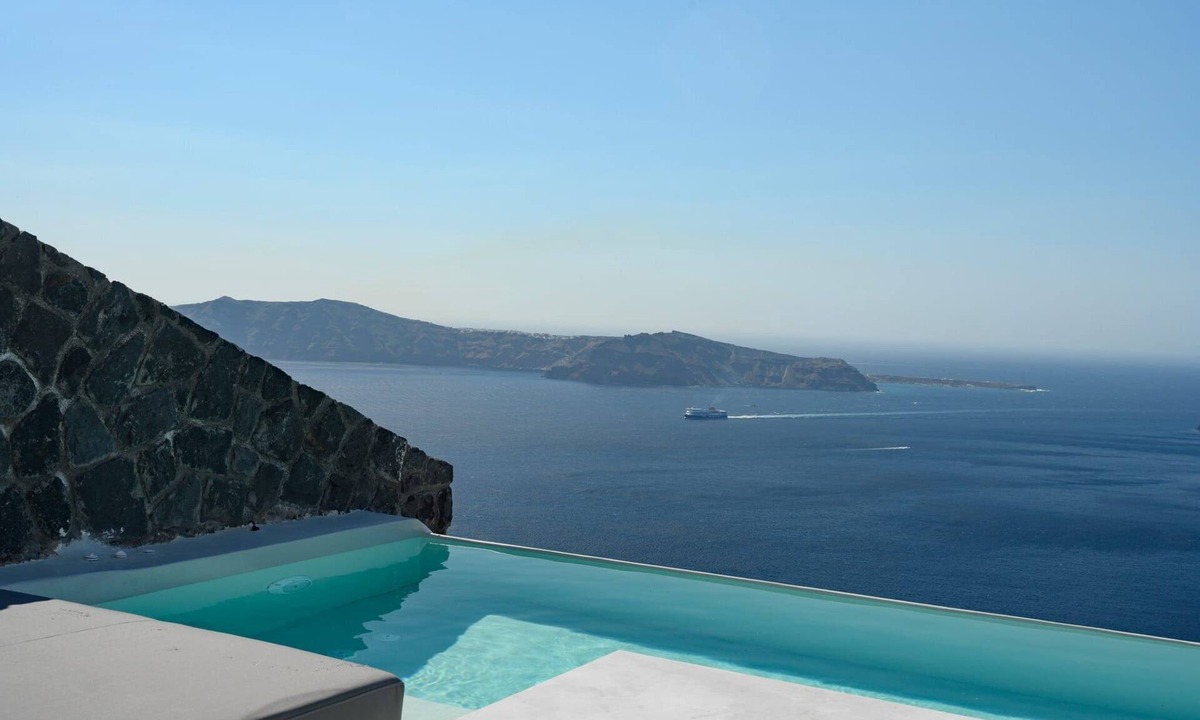 Imerovigli Villa | Masterful Santorini Suite | Morgen Faust Suite | Breathtaking Sea Views