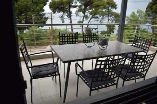 Elia Apartment | Mathesi Beachfront Apartment in Elia
