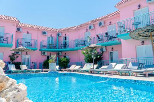 Agrilia Hotel | Maui Poolside Studios