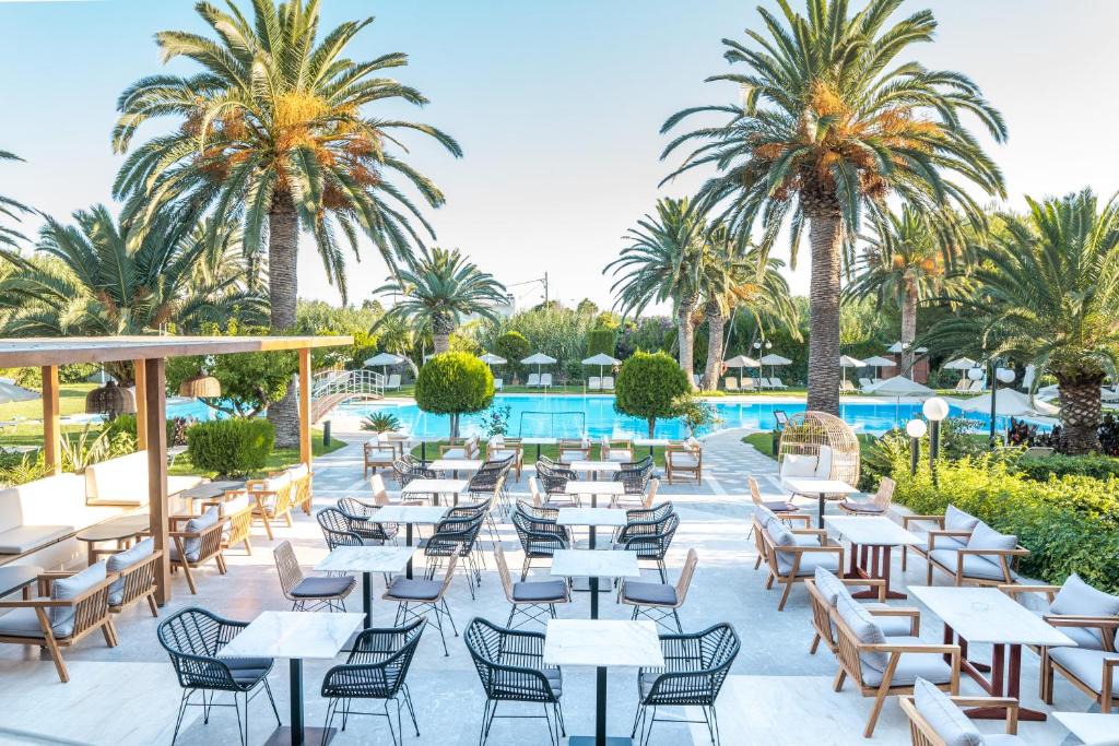 Platanes Hotel | May Beach Hotel