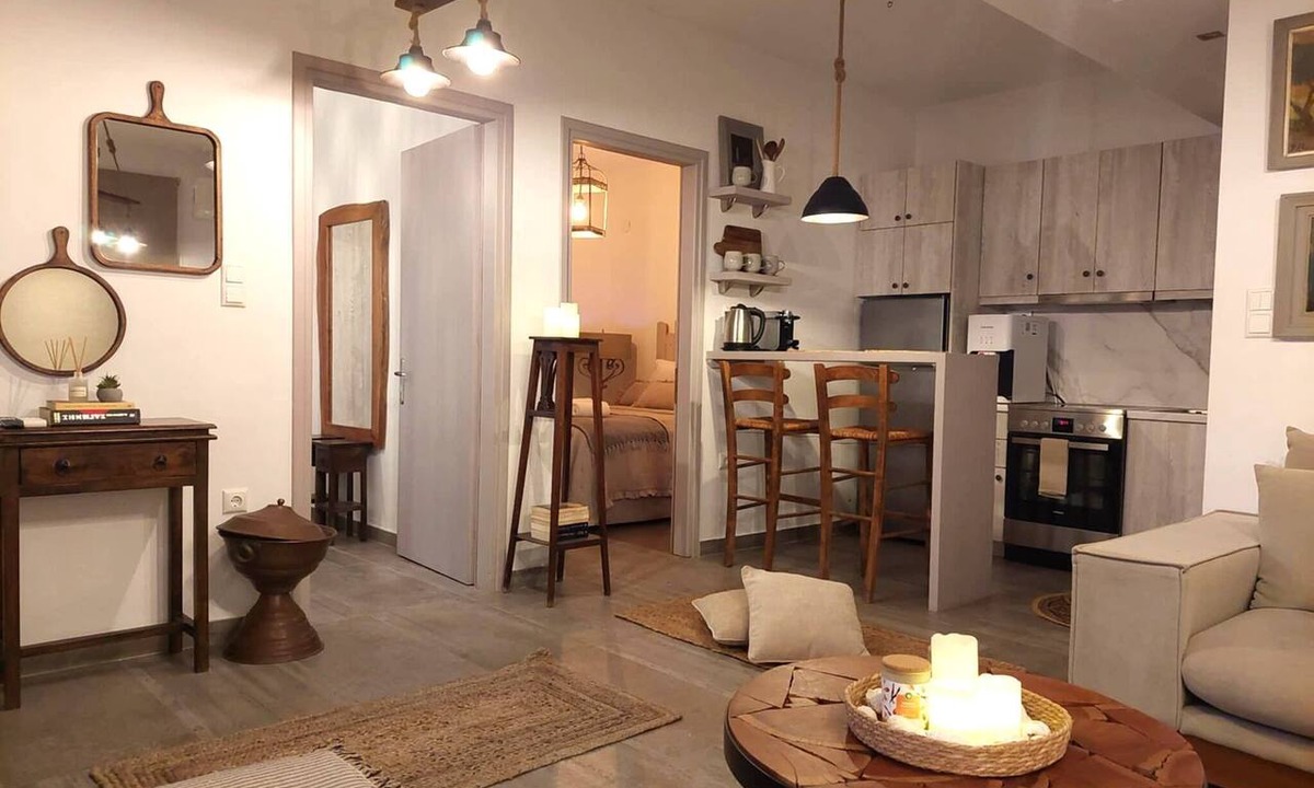 Skiathos Town Apartment | Maya 1, modern 2 bedroomed groundfloor apartment