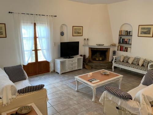 Ampelas House | Mediterranean Cottage
