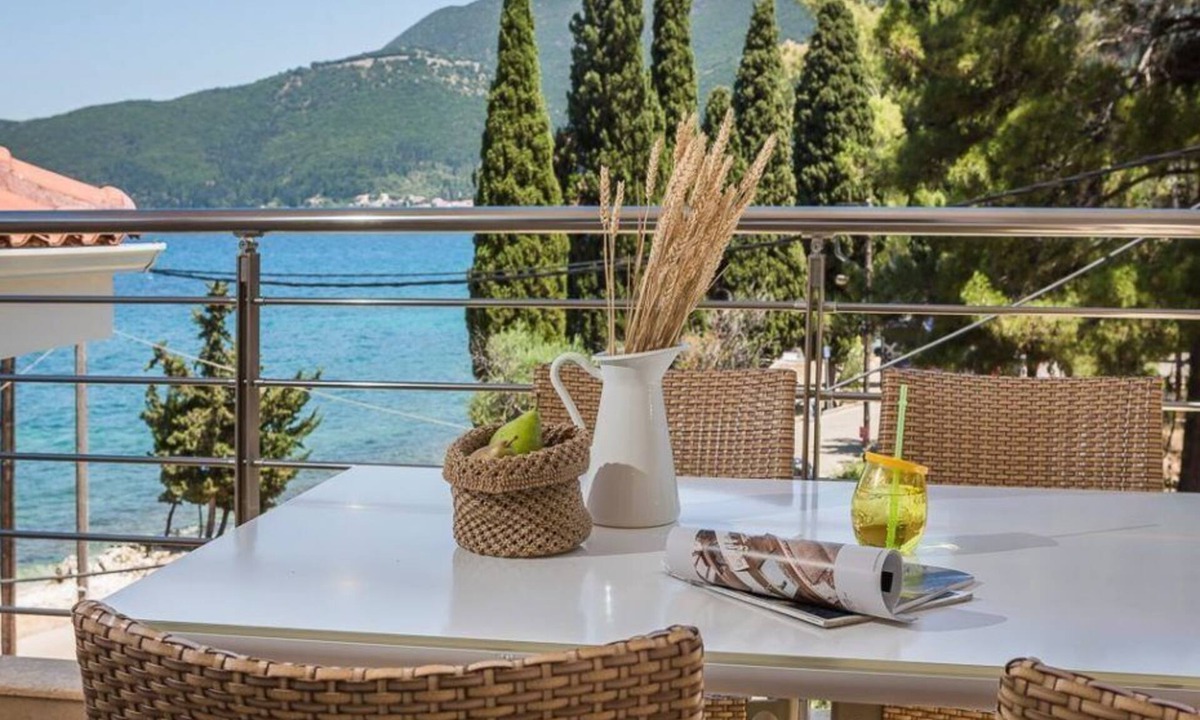 Karavomylos House | Meliti Waterfront Suites