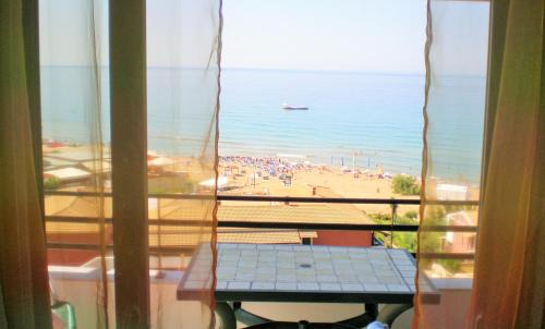 Glyfada Apartment | MENIGOS RESORT - Moon River - No 168