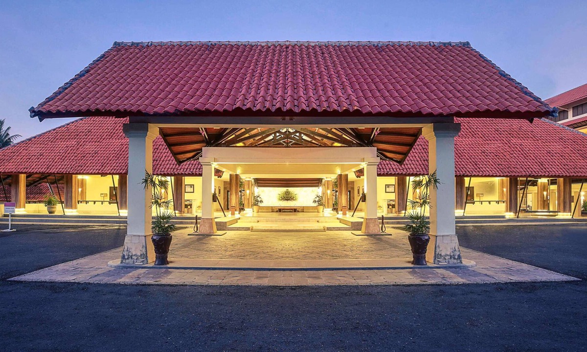 Pineleng Hotel | Mercure Manado Tateli Resort and Convention