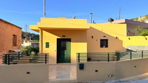 Choudetsi House | Mikio - Cretan Village House, Vineyards & Music