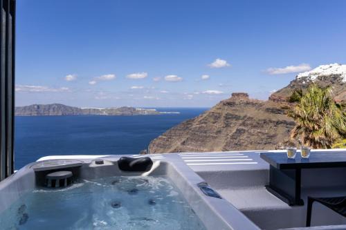 Firostefani Apartment | Mill Houses New Elegant Suites by Mr and Mrs White