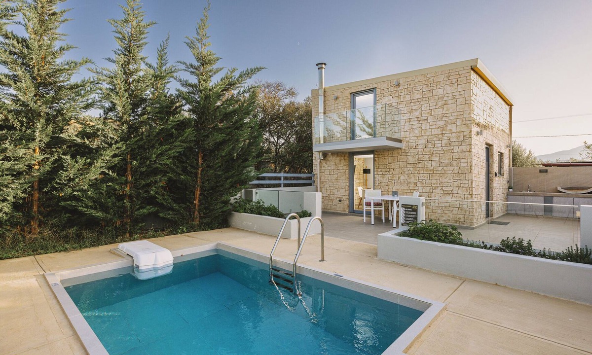 Monopari House | Mini Bella Gonia