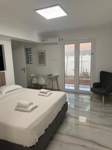 Ano Patisia Apartment | Minimal modern apartment