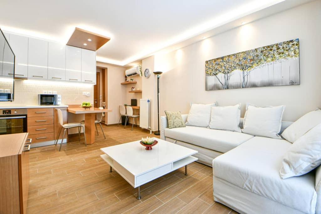 Ampelokipoi Apartment | Modern hospitality, with private garden, Athens