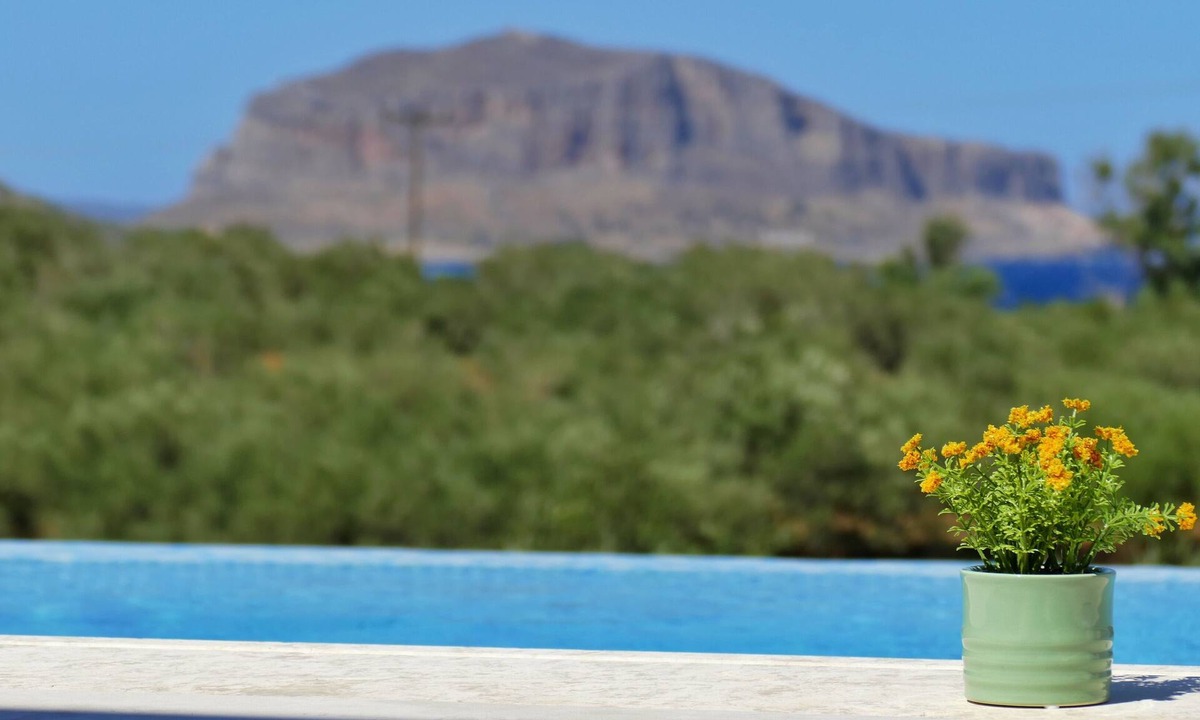 Trochalia Apartment | Modern luxurious suite with private pool and sea view, Suite (STO)