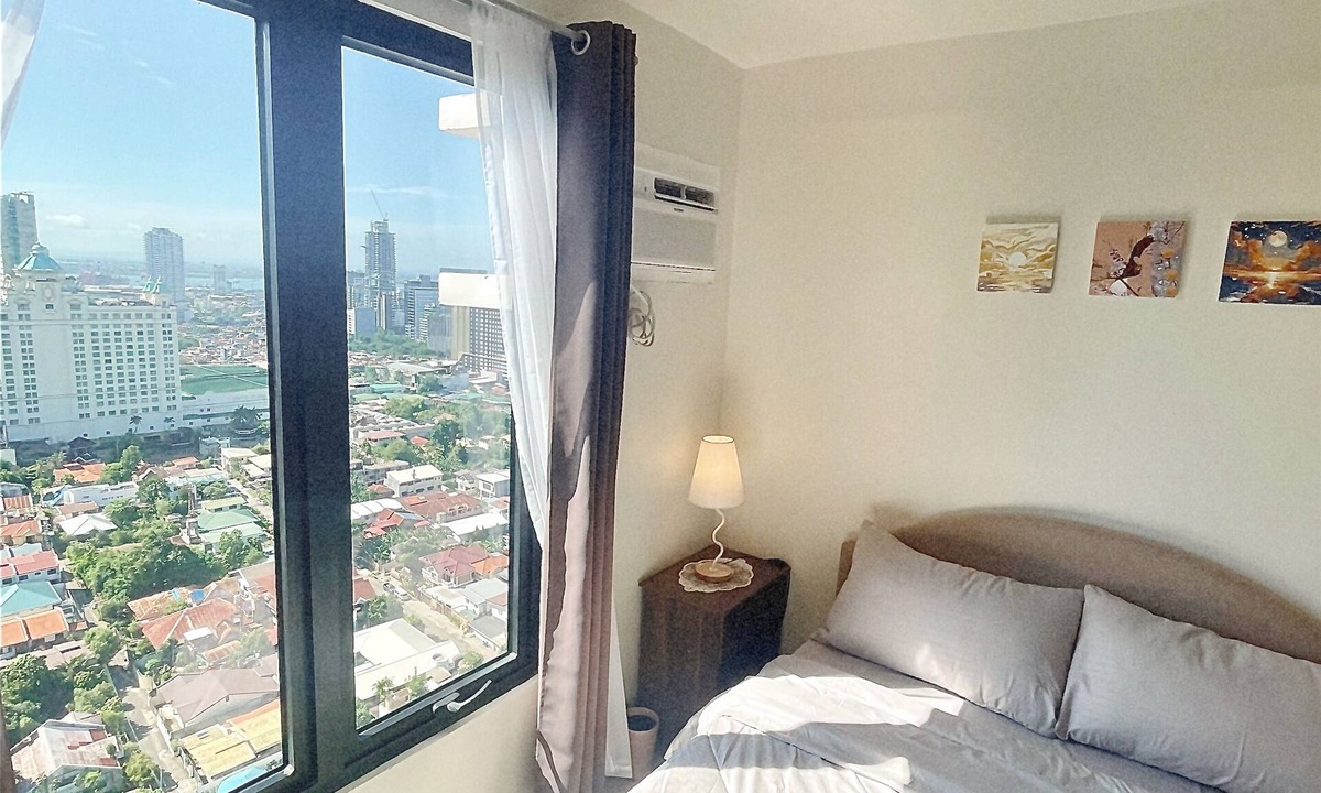Lahug Condo | Modern Studio | Fast WiFi, Netflix | Short walk to IT Park