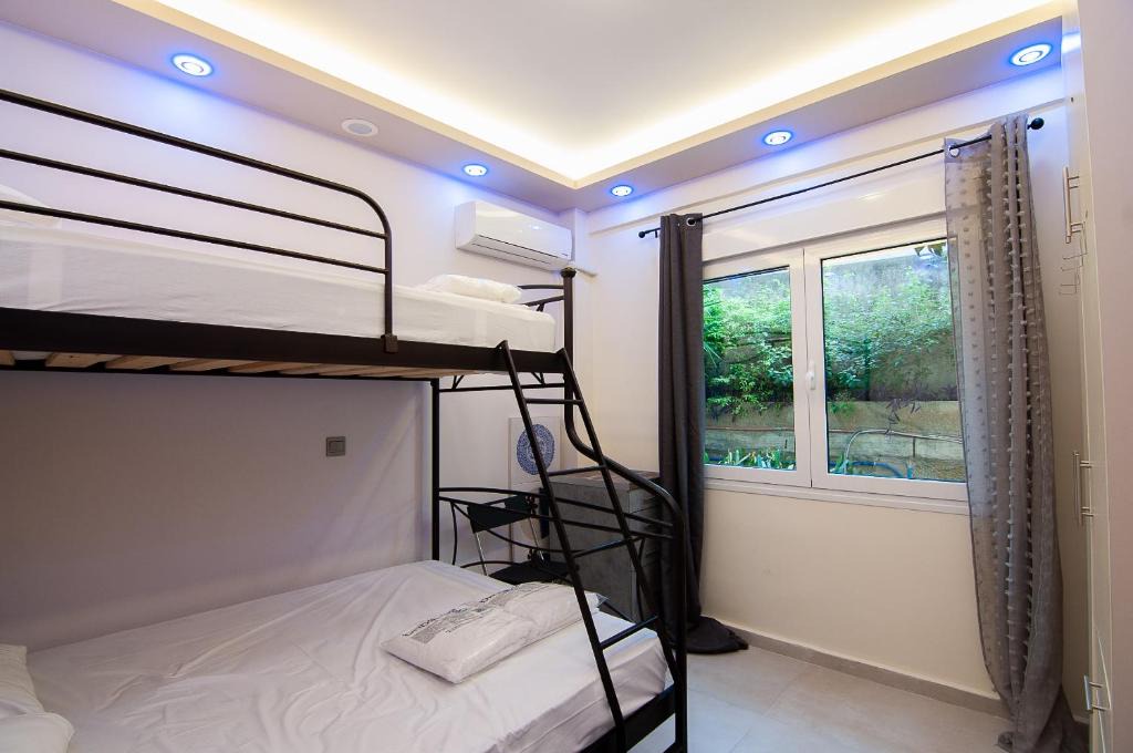 Glyfada Apartment | Modern Studio for 4 in Glyfada