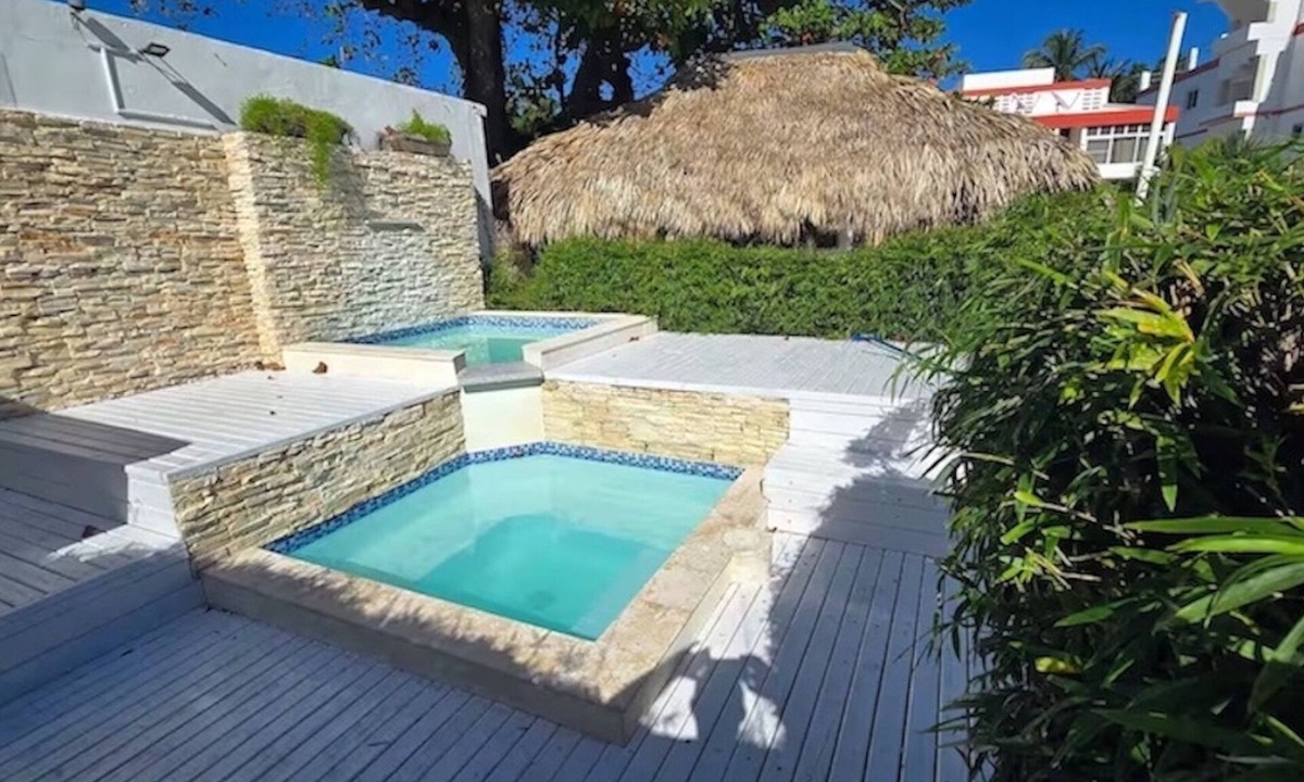 ProCab Condo | Modern Tropical, no 21, Cabarete Studio: Pools & BBQ
