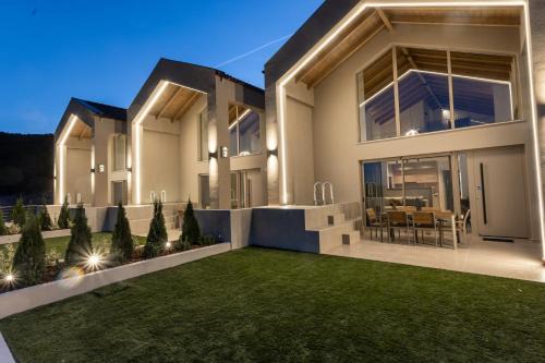 Lamia Villa | Monte Vista Luxury Villas by Raise