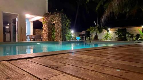 Pihaena House | MOOREA - Waterfall Pool Coconut House 1