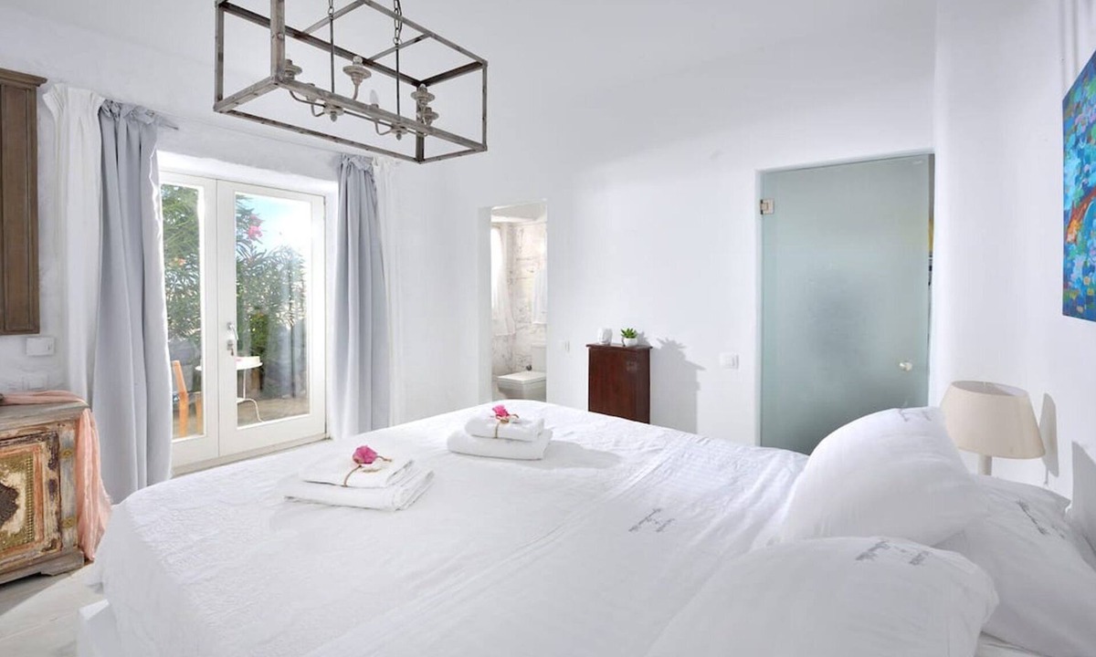 Ftelia Villa | Mykonos Central Room | Superior Double Room | Double Room with Ensuite Bathroom